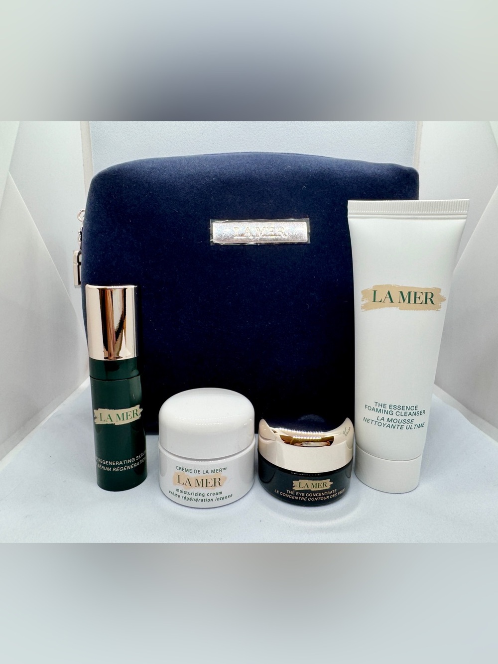LA MER Skincare Set with Blue Velvet Cosmetic Bag